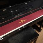 Oostendorp Pianoloper vilt donkerrood met gouden logo, Muziek en Instrumenten, Overige Muziek en Instrumenten, Nieuw