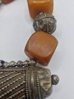 Oud Jemenitische zilveren ketting met Bakalaat-kralen -, Antiek en Kunst, Kunst | Niet-Westerse kunst