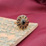 Gouden entourage ring met granaat stenen | Vintage, Gebruikt, Overige kleuren, Ophalen of Verzenden, Kleiner dan 17