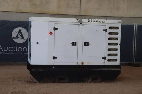 Veiling: Generator SDMO R110 Diesel 110kVA 2013, Zakelijke goederen, Machines en Bouw | Aggregaten, Ophalen