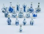 collectie 16 Chinese blauw wit porseleinen miniatuur vaasjes, Antiek en Kunst, Ophalen