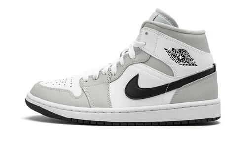 Jordan 1 Mid Light Smoke Grey - maat 44.5 (Sneakers), Kleding | Dames, Schoenen, Grijs, Nieuw, Sneakers of Gympen, Verzenden