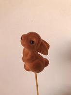 Bijsteker konijn pluche 7,5cm.+12cm. stok bruin zak 24st, Ophalen of Verzenden, Nieuw