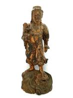 Chinese Wooden Guanyin with Child, Standing on Aoyu, Antiek en Kunst