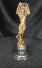 sculptuur, Fraai Sculptuur van Naakte vrouw in Art Nouveau