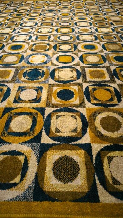Latex studio - Viktor Vasarely (in the style) - Vloerkleed -, Antiek en Kunst, Antiek | Meubels | Stoelen en Banken