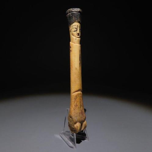 Oud-Romeins Been Pop. 1e - 4e eeuw n.Chr. Hoogte 13,2 cm., Verzamelen, Mineralen en Fossielen
