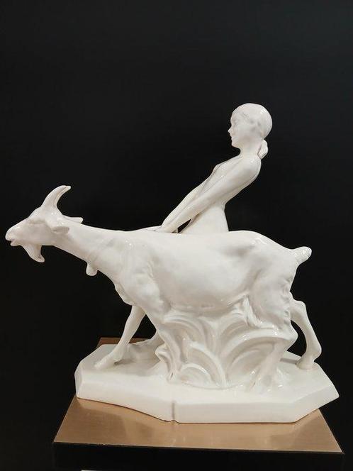 Royal Dux - Beeldje - Allegory of erotic desire; 33 cm -, Antiek en Kunst, Kunst | Designobjecten