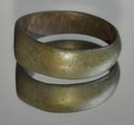 Oud-Romeins Brons ring met een vogel. Uitstekende staat.