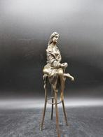 Beeld, Bronze Lady on Barstool 27cm - 27 cm - Brons