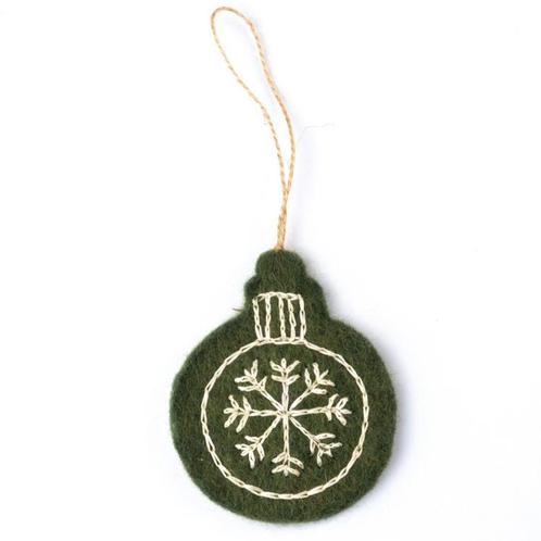 Hanger Vilt - Kerstbal Geborduurd Motief - Holly Berry - 8cm, Diversen, Kerst, Nieuw, Ophalen of Verzenden