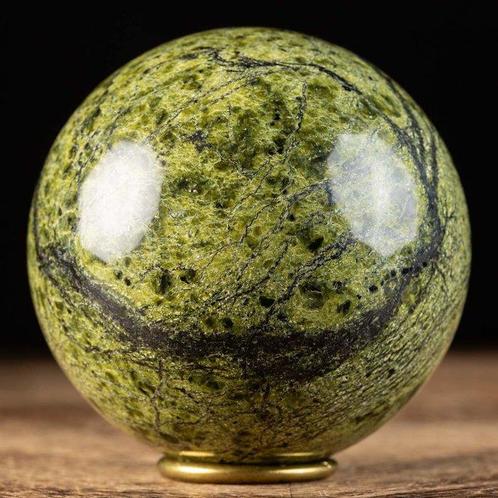 Een verzamelaarsbol Zeldzame bol - Serpentiniet en, Verzamelen, Mineralen en Fossielen