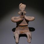 Colima, Westkust Mexico Terracotta Zittend figuur. 11,5 cm