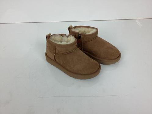 Veiling - UGGS Kids Maat 27,5, Kinderen en Baby's, Kinderkleding | Schoenen en Sokken