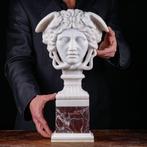 Beeld, Medusa Statue in White Carrara Marble. - 455 mm - Wit