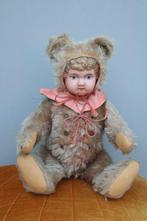 Buschow en Beck: Minerva jongenspop met teddybeer outfit -