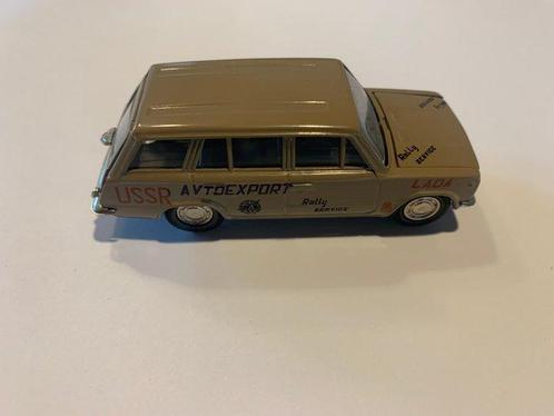 Moskvitch 1:43 - Modelauto (2) - IZH-1500-Hatchback,  A12, Hobby en Vrije tijd, Modelauto's | 1:5 tot 1:12