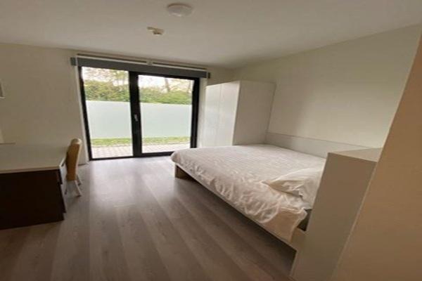 Studio Hoogeweg in Groningen, Huizen en Kamers, Kamers te huur, 20 tot 35 m², Groningen