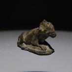 Oud-Egyptisch Brons Reclinerende Apis-stier. 1e-2e eeuw na