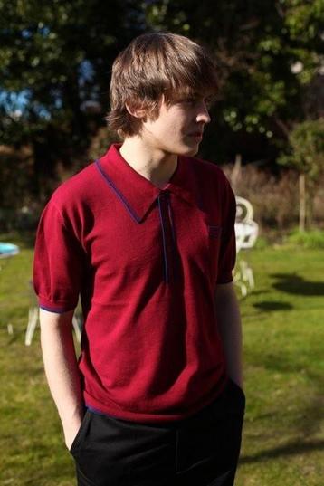 Knitwear Polo in Burgundy in Small. beschikbaar voor biedingen