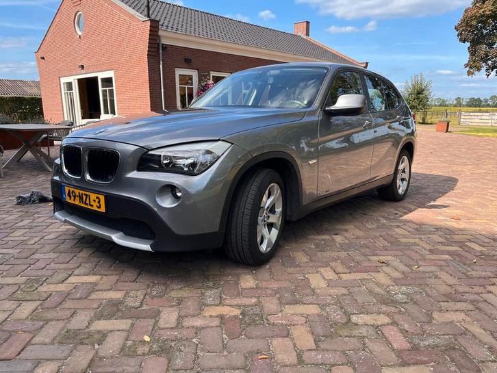 BMX X1 sdrive 18i, Auto's, BMW, Te koop, Automaat, Stationwagon, Benzine, Zilver of Grijs, E, X1, Gebruikt, Ophalen