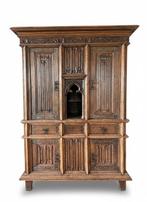 Kast - Eik - Gothic Revival