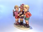 Goebel - Beeldje - Goebel Porzellan Hummel Figur School