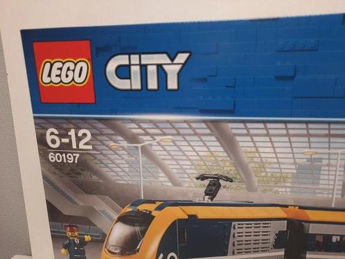 Lego Set - 60197 - City - Treinen Passagierstrein 60197, Kinderen en Baby's, Speelgoed | Duplo en Lego