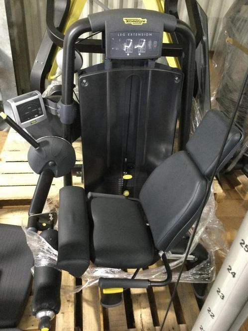 Technogym Selection 700 Leg Extension - Black, Sport en Fitness, Fitnessapparatuur, Gebruikt