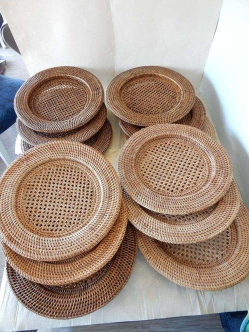 Flamant - Bord - Rattan - Set van twaalf ronde charger, Antiek en Kunst, Kunst | Designobjecten
