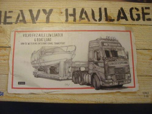 Corgi 1:50 - Model vrachtwagen - Volvo FH low Loader & Boat, Hobby en Vrije tijd, Modelauto's | 1:5 tot 1:12