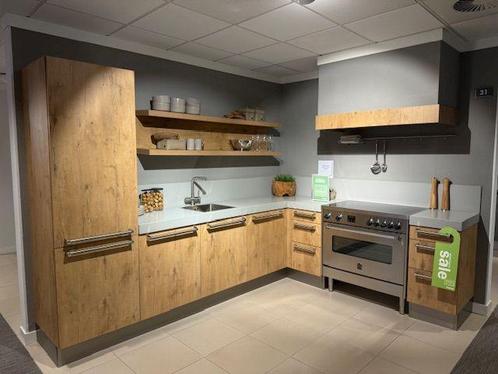 Showmodel keuken - Hoek - Houtlook met inductiefornuis 0038, Huis en Inrichting, Keuken | Complete keukens, Hoekkeuken, Nieuw