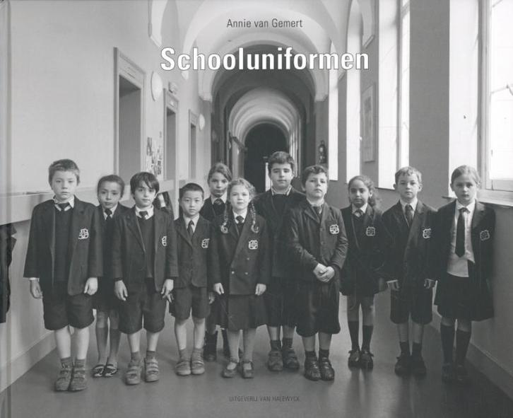 Schooluniformen 9789080695863 Annie van Gemert, Boeken, Kunst en Cultuur | Fotografie en Design, Zo goed als nieuw, Verzenden