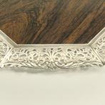 Decoratief dienblad - HANDWERK - Ajour gezaagd - Herbert, Antiek en Kunst, Antiek | Goud en Zilver
