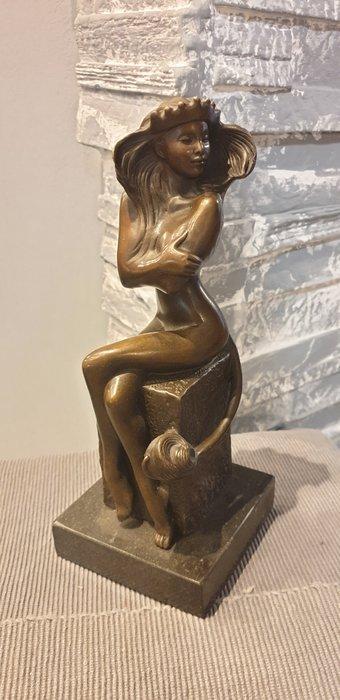 Jose Miguel Pino - Beeld, bronze statue of a girl in the, Antiek en Kunst, Curiosa en Brocante