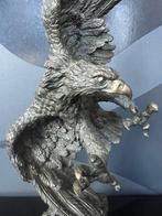 Bronze Sculpture - sculptuur, Eagle in Flight after
