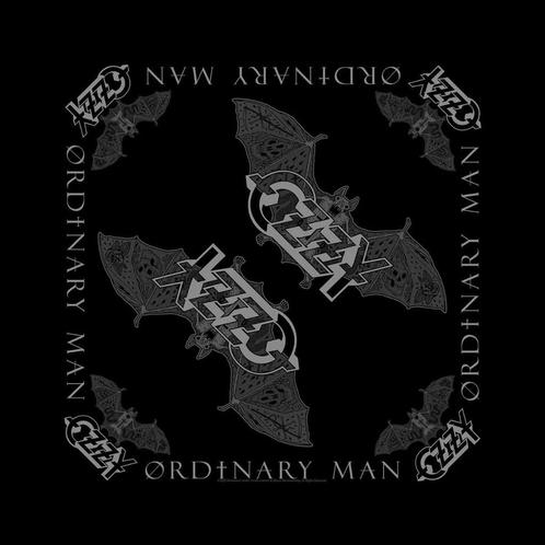 Ozzy Osbourne - Ordinary Man - Bandana officiële merchandise, Verzamelen, Muziek, Artiesten en Beroemdheden, Kleding, Nieuw, Ophalen of Verzenden