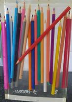 José Beltran (1952) - Accumulation crayons de couleurs
