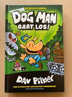 Dog Man gaat los! - Absurdistisch Jeugd Stripboek nieuwstaat, Eén stripboek, Ophalen of Verzenden, Zo goed als nieuw