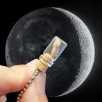 Een stukje van de maan in je handen. HANGER met authentieke