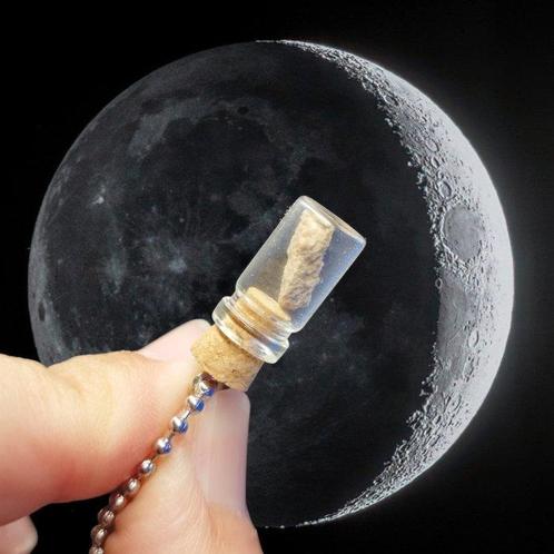 Een stukje van de maan in je handen. HANGER met authentieke, Verzamelen, Mineralen en Fossielen