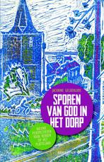 Sporen van God in het dorp 9789023952183 Jacobine Gelderloos, Verzenden, Zo goed als nieuw, Jacobine Gelderloos