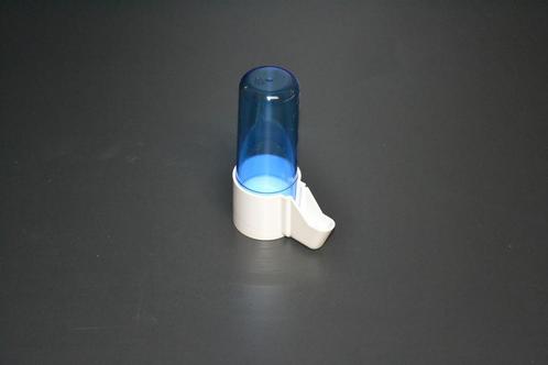 1115 fontein mini  hoge voet blauw, Dieren en Toebehoren, Vogels | Hokken en Kooien, Nieuw, Ophalen of Verzenden