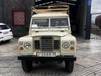 Land Rover 109, 4 deurs, bj 81, 117.000 km, 100% rijklaar, Auto's, Keurmerk '100% Onderhouden', Gebruikt, Zwart, Beige