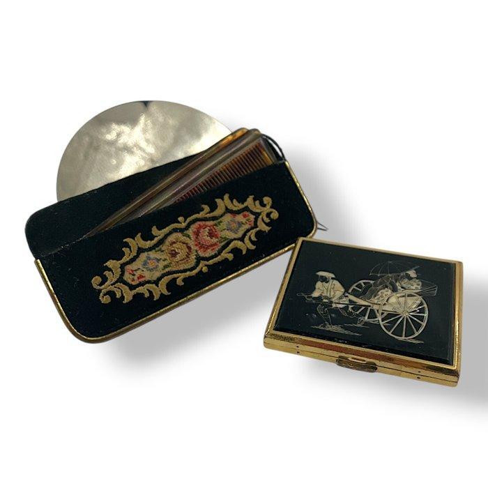 Doos (2) - Emaille, Fluweel - Maak een poeder-/kamdoos., Antiek en Kunst, Antiek | Goud en Zilver