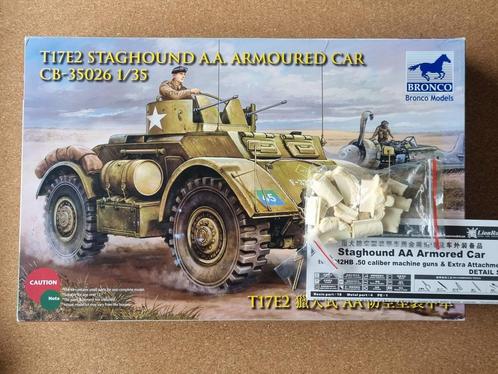 Bronco CB35026 T17E2 Staghound AA Armoured Car 1:35 + Lion, Hobby en Vrije tijd, Modelbouw | Auto's en Voertuigen, Verzenden