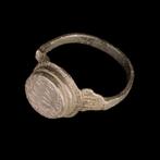 Oud-Romeins Legionaire bronzen ring met gegraveerde bezel, Antiek en Kunst