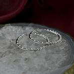 18 Krt. Witgouden oorringen | Ø 27,7 mm (zirconia), Ophalen of Verzenden, Gebruikt, Overige kleuren, Goud