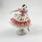 Aelteste Volkstedter - Beeldje - Dresden lace porcelain, Antiek en Kunst
