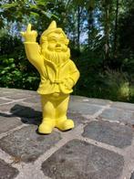 Beeld, naughty yellow gnome with middle finger - 30 m -